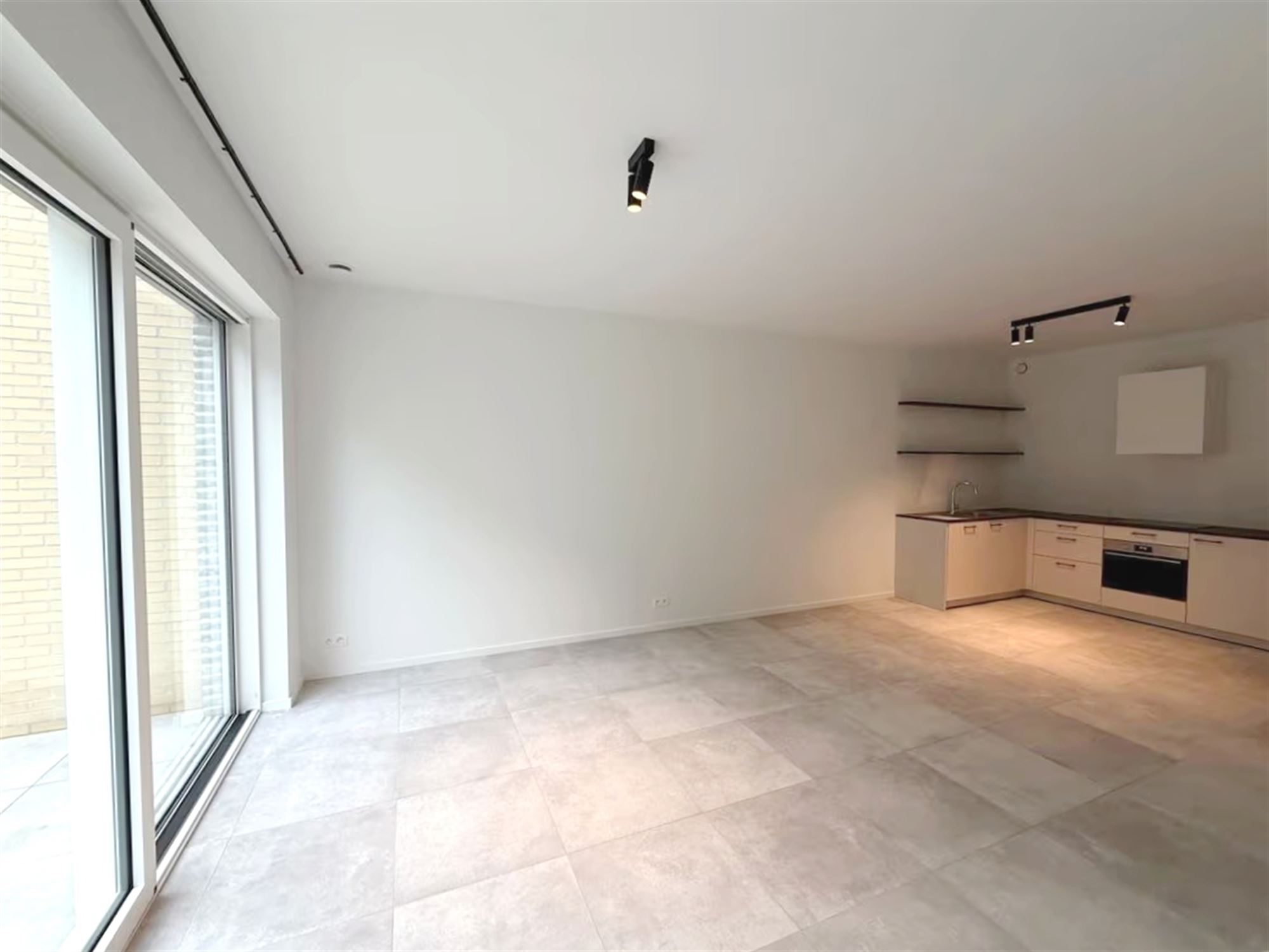 LAATSTE GELIJKVLOERS NIEUWBOUWAPP. MET KNAP TERRAS TE HUUR - foto 3