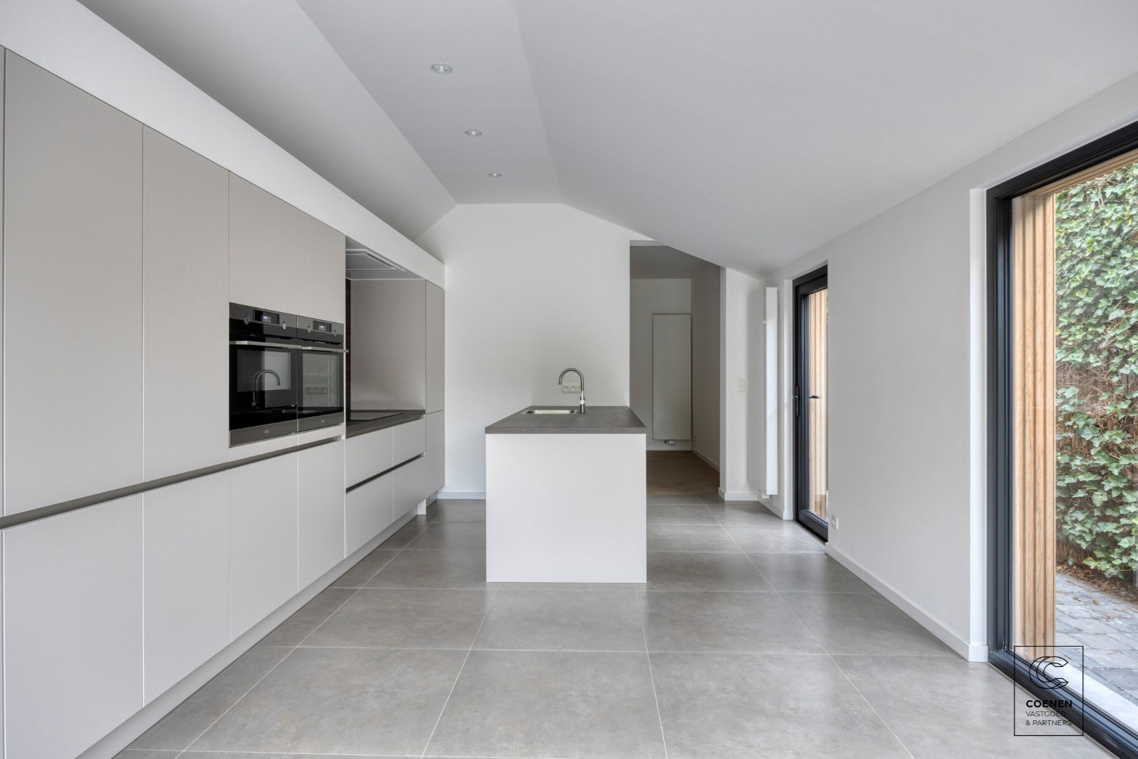 Prachtig, grondig gerenoveerde HOB met twee slaapkamers op een centrale ligging te Brasschaat! - foto 3