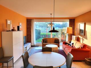 Ruim en zuidgericht 2 slaapkamer appartement met zuid-gericht terras te koop.Dit instapklaar appartement is gelegen op de gelijkvloerse verdieping...