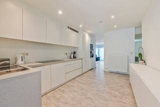 [[ DIT PAND NEEMT DEEL AAN DE ERA OPEN HUIZEN DAG OP 6/12 VAN 16:00 TOT 17:00 ]] Op zoek naar een woning met potentieel én uitstekende ligging?...