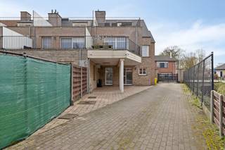 Dit instapklare halfopen appartement, gebouwd in 2010, is gelegen in Essen op een rustige locatie met een vlotte bereikbaarheid naar het centrum...