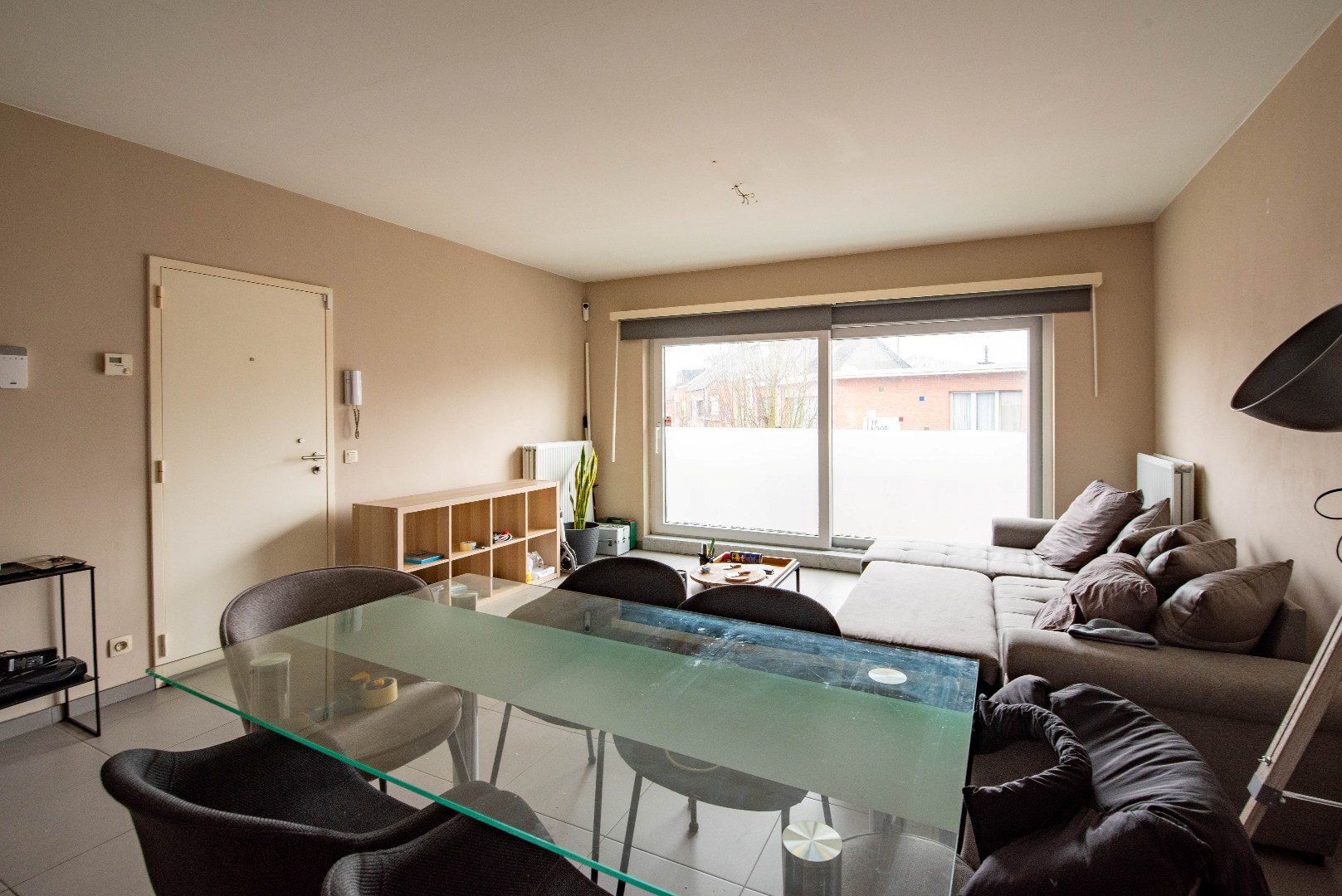 Mooi recent appartement met 2 slaapkamers en parking - foto 4