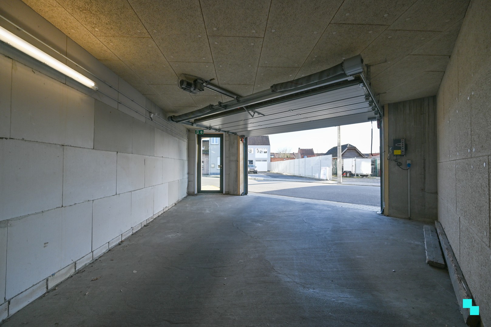 Ondergrondse afgesloten parkeerplaats in Harelbeke! - foto 4