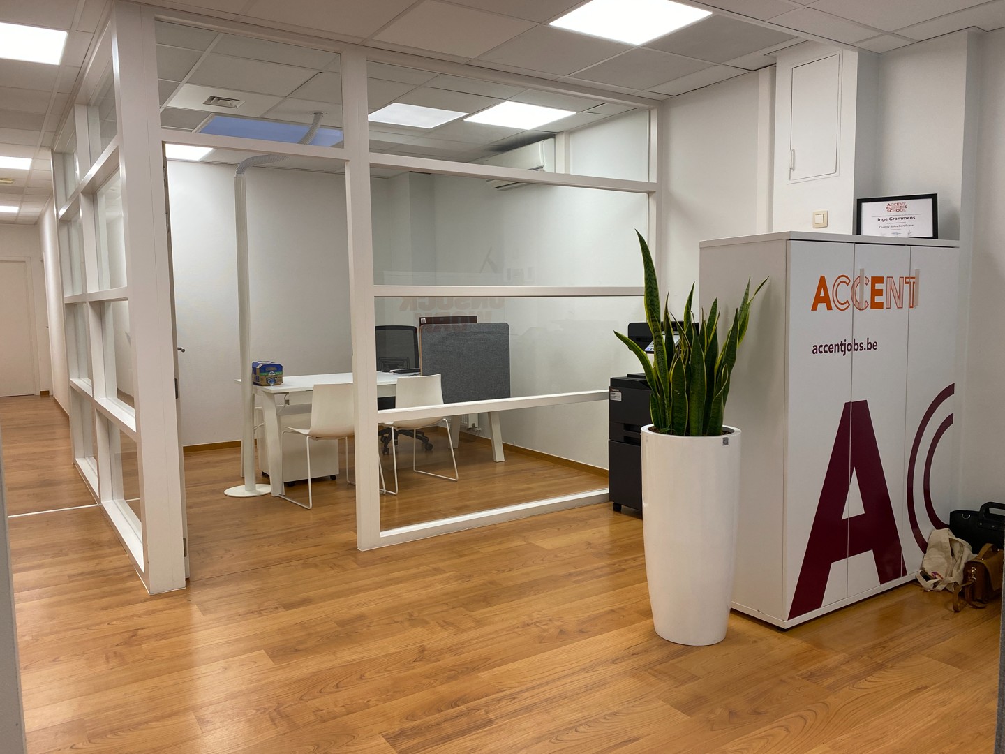 Mooi ruim winkelpand in centrum Eeklo - foto 4