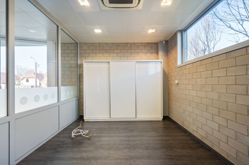 Te koop: Commercieel gelegen kantoorruimte met privé parking - foto 3