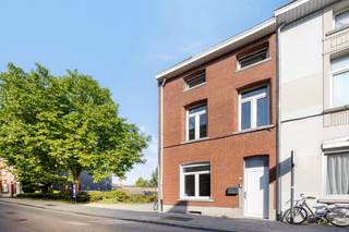 Halfopen bebouwing te koop – Hamerstraat 27, MechelenInstapklare woning met 156 m² bewoonbare oppervlakte op een perceel van 100 m², volledig...