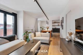 In het centrum van Roeselare, op wandelafstand van winkels, horeca en het Geitepark, bevindt zich dit instapklaar duplexappartement.Het appartement...