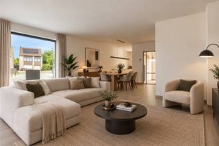 <h3><span>Exclusieve 4-slaapkamer nieuwbouwwoning aan 6% btw</span></h3><h3><span> </span></h3><p><span>Ontdek deze exclusieve nieuwbouwwoning met maar liefst 4 slaapkamers, ideaal voor wie op zoek is naar een moderne en kwalitatieve gezinswoning.</span></p><p><span> </span></p><p><span>De woning wordt aangeboden in haar </span><span>huidige staat</span><span>, maar biedt daarnaast de mogelijkheid om volledig </span><span>sleutel-op-de-deur</span><span> afgewerkt te worden, volgens de gewenste afwerkingsgraad.</span></p><p><span> </span></p><p><span>De vermelde prijs en deze publicatie zijn gebaseerd op de aankoop van de woning in haar huidige staat.</span><span> Wenst u liever een volledig afgewerkte woning? Dan kan dit in overleg en mits een bijkomend budget.</span></p><p><span> </span></p><p><span>Een unieke kans om een ruime nieuwbouwwoning aan te kopen aan </span><span>6% btw</span><span>, afhankelijk van het voldoen aan de wettelijke voorwaarden.</span></p><p><span> </span></p><p><span>Neem vandaag nog contact met ons op voor meer informatie, de plannen en de verschillende afwerkingsmogelijkheden.</span></p>