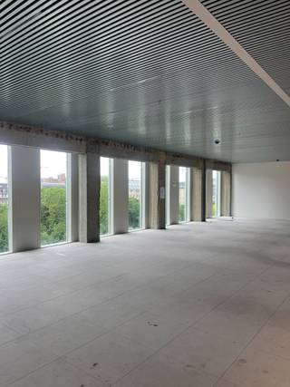 Completely renovated emblematic building at Botanique which houses the Hoxton Hotel, co-working spaces, restaurants and a superb rooftop...