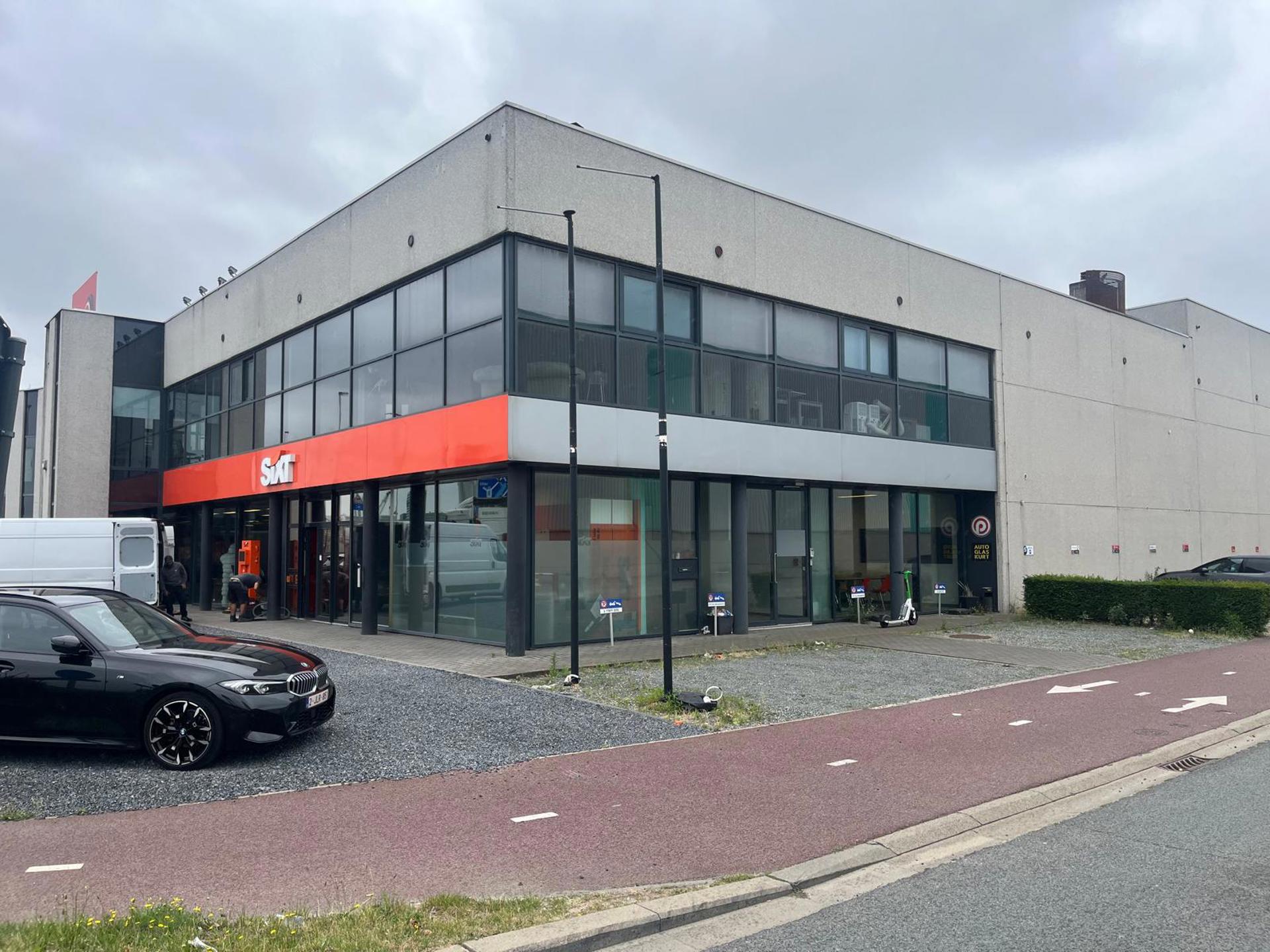 - openspace 280m² - over Kinepolis in de Haven van Antwerpen.- parkeerplaatsen (bij te huren)Per direct beschikbaar
