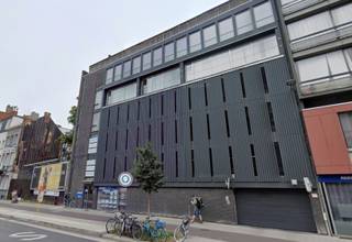 De autostaanplaats is gelegen Plantin Moretuslei 12 te Antwerpen in een parkeercomplex.. De parking is voorzien van een elektrische...