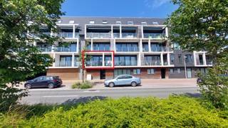 Dit instapklaar en ruim woon appartement is centraal gelegen te Bredenemet prachtig open zicht op het kanaal Oostende - Brugge.Modern ingericht en...