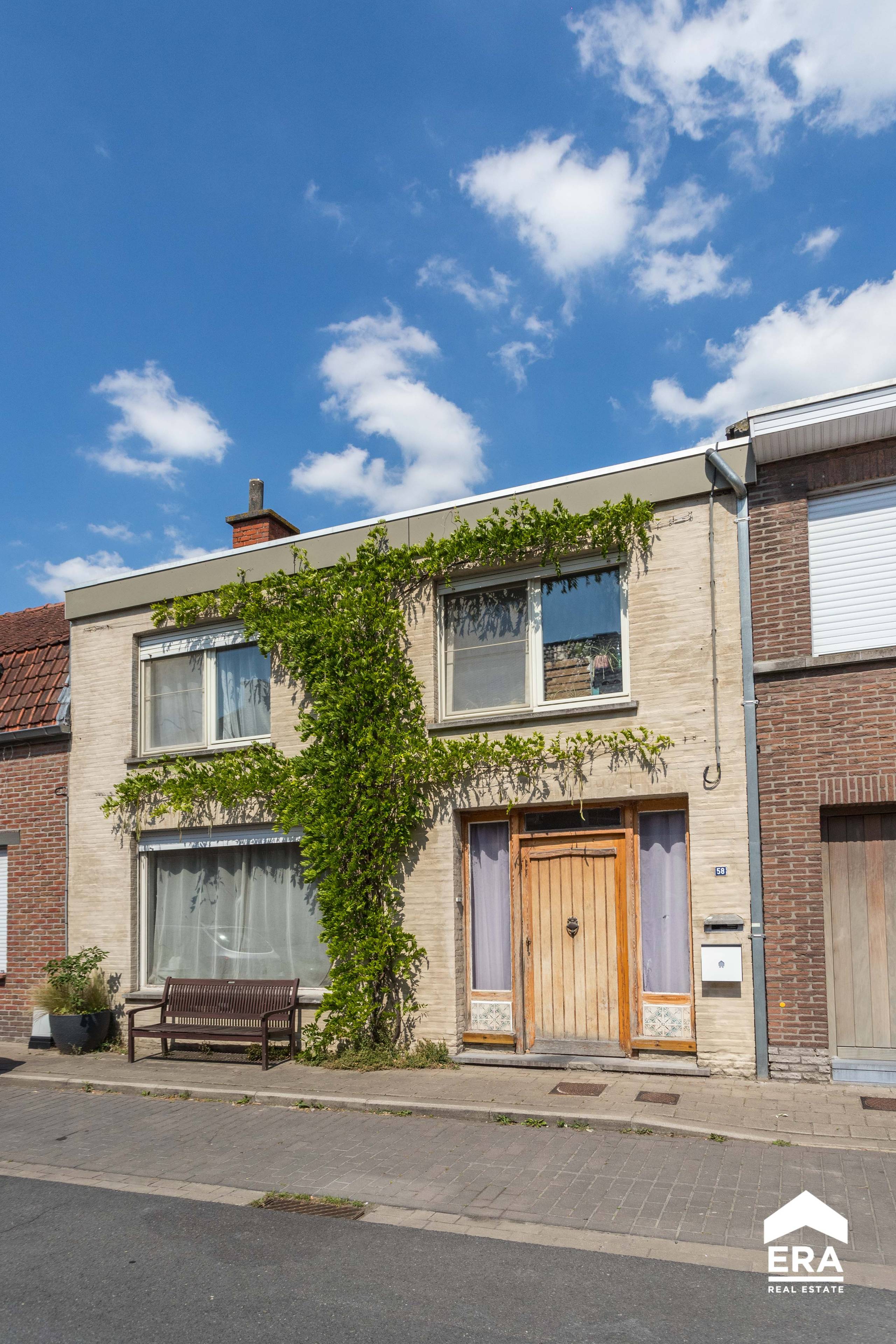 Charmante woning met 3 SLPK en zonnige tuin te Ledegem - foto 1
