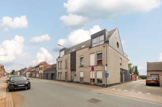 Dit instapklare appartement is gelegen op de eerste verdieping van een kleinschalig gebouw uit 2006. Het bevindt zich op een uitstekende locatie,...