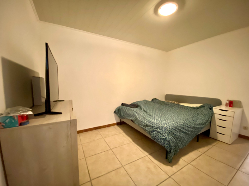 GELIJKVLOERSAPPARTEMENT MET TWEE SLAAPKAMERS EN GARAGE - photo 5