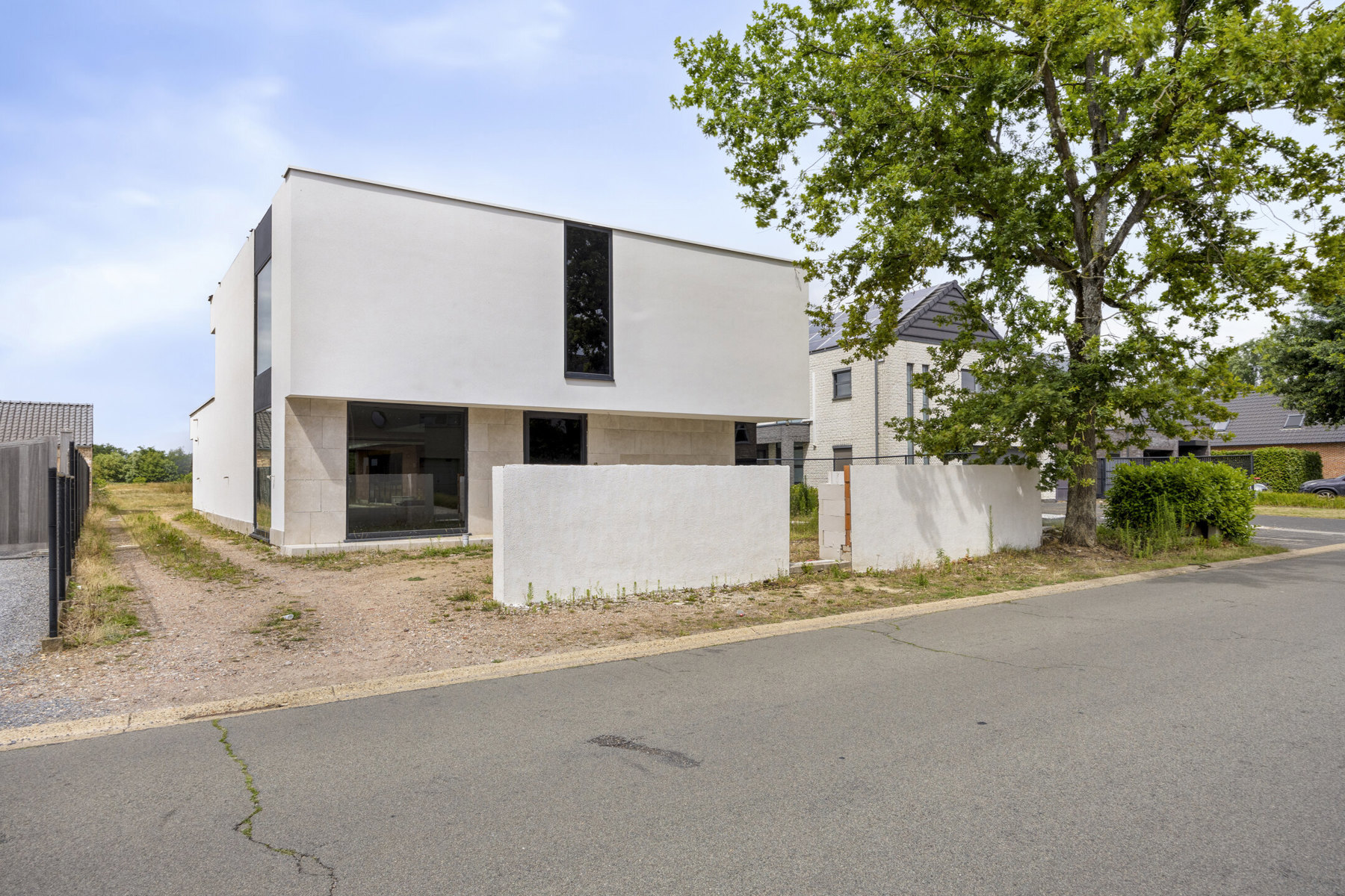 Moderne nieuwbouw villa met strak design ZONDER BTW  – nog verder af te werken naar eigen smaak! - foto 2