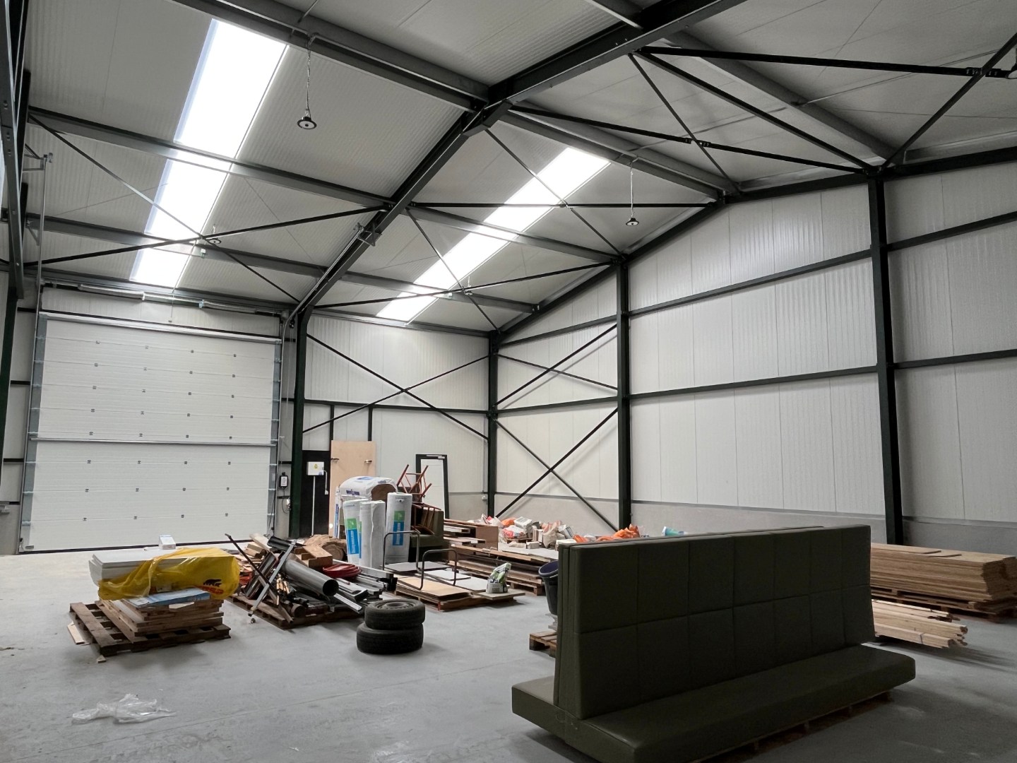 Nieuwbouw loods te huur op een strategische ligging - foto 3