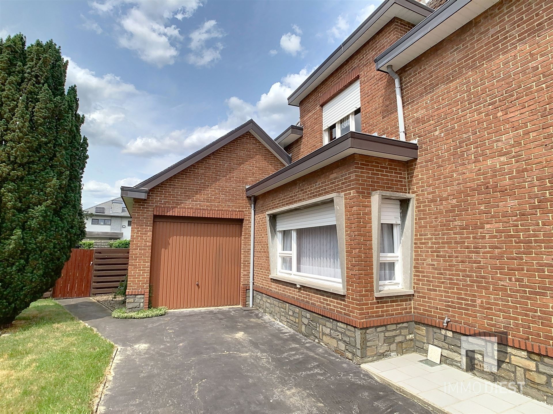 Charmante stevige woning met 3 slaapkamers en mooi tuintje - foto 2