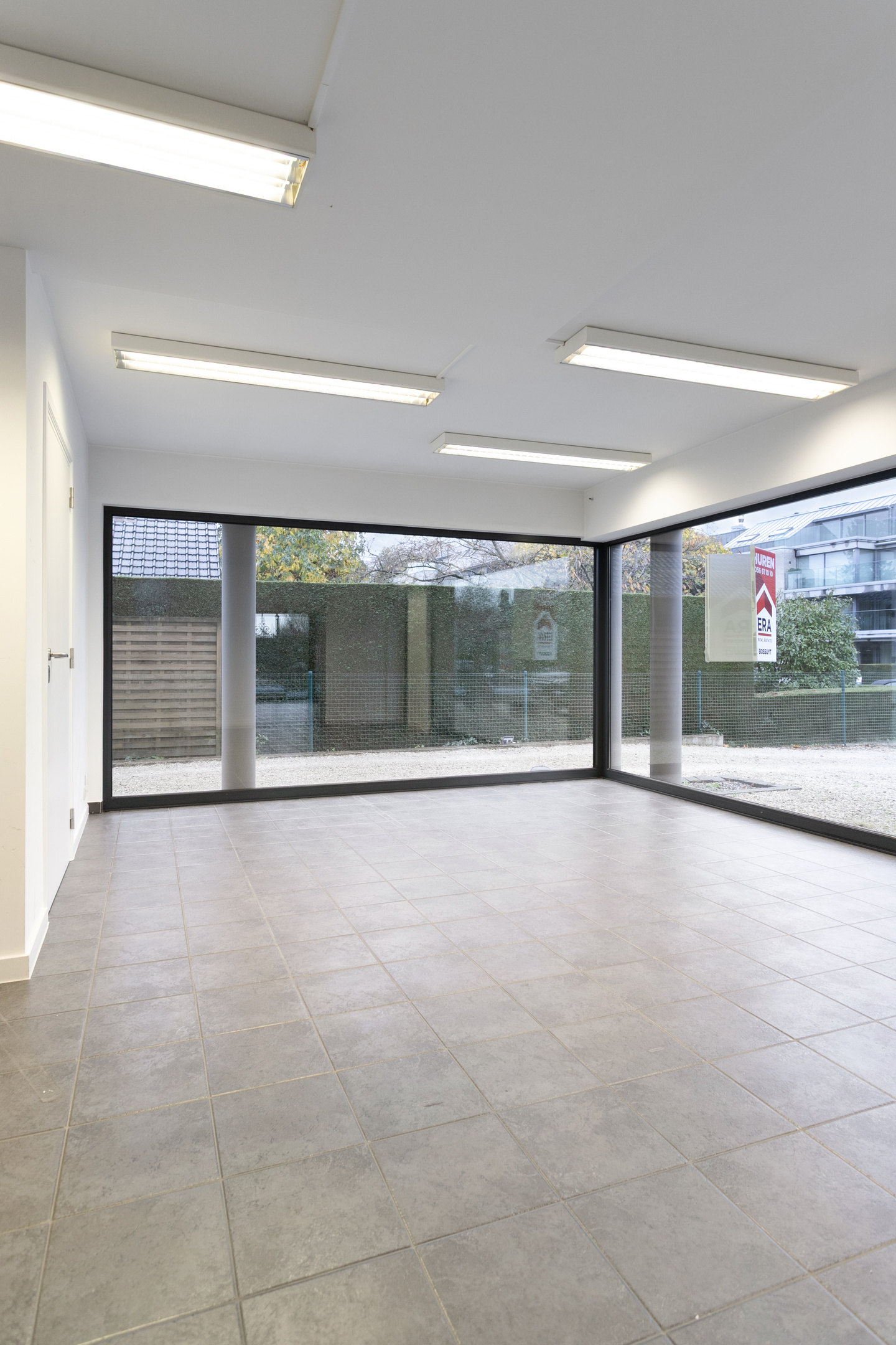 Gelijkvloerse kantoor- of handelsruimte te koop in Waregem - foto 3