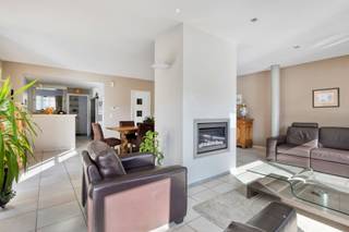 RUIME (214m²) EN ENERGIEZUINIGE WONING MET 4 SLAAPKAMERS, GARAGE EN TUINDeze uitstekend onderhouden woning is gelegen in een doodlopende straat in...