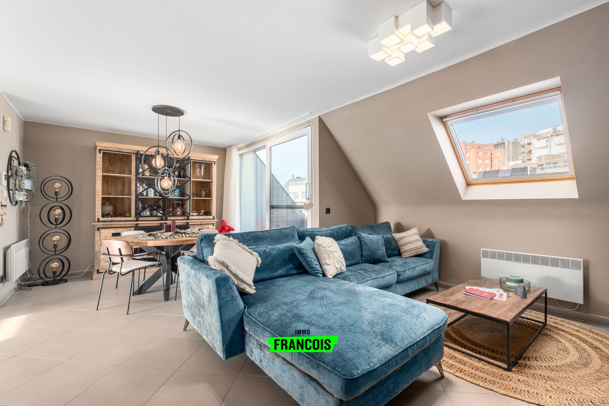 Stijlvol gerenoveerd duplexappartement met zonnig terras op topligging nabij zee in Blankenberge - foto 1