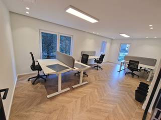 Wenst u een bezoek? Mail naar info@structura.be of bel naar 02 460 80 46.Bureauruimte van 30 m² in een professioneel en recent...