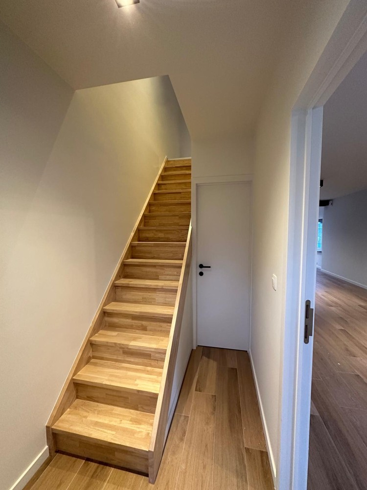 opbrengsteigendom met  2 appartementen en 3 garages - photo 2