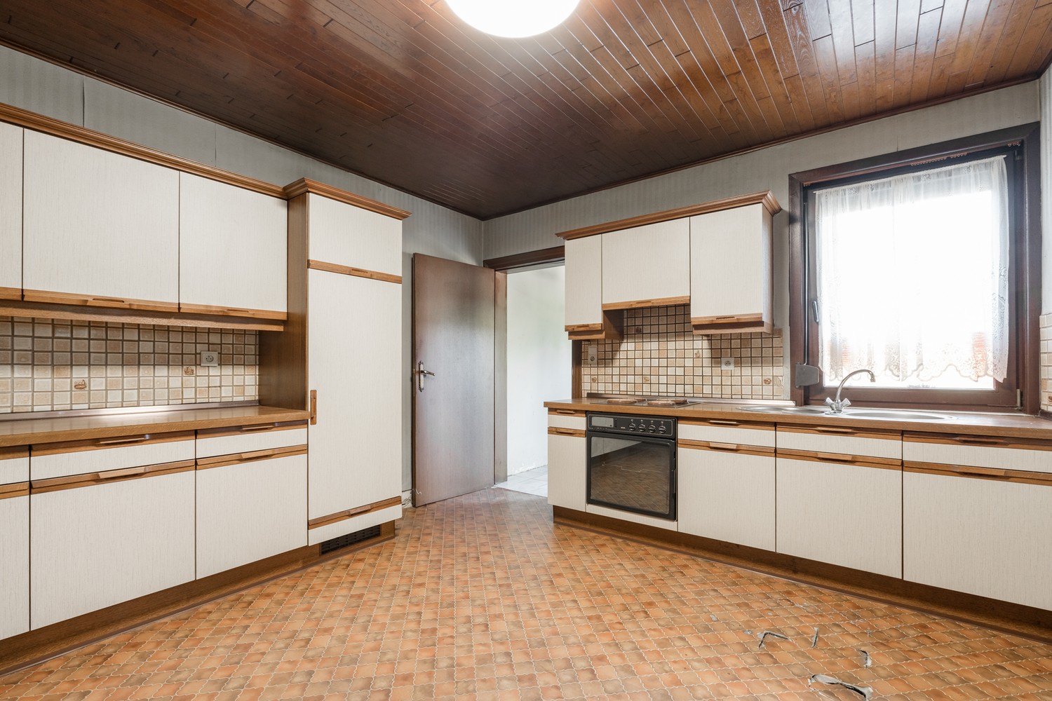 Karakteristiek huis te koop in Pelt: 3 slaapkamers, garage en charmante uitstraling - foto 4