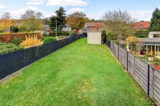 [[ DIT PAND NEEMT DEEL AAN DE ERA OPEN HUIZEN DAG OP 6/12 VAN 9:30 TOT 10:30 ]]Grondig gerenoveerde energiezuinige woning met 2 garages en volledig...