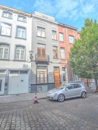Informatie en bezoek: 0471 682 737 of dries.v@weinvest.beDit eengezinshuis, dat als zodanig erkend is door de gemeente, ligt in het hart van...
