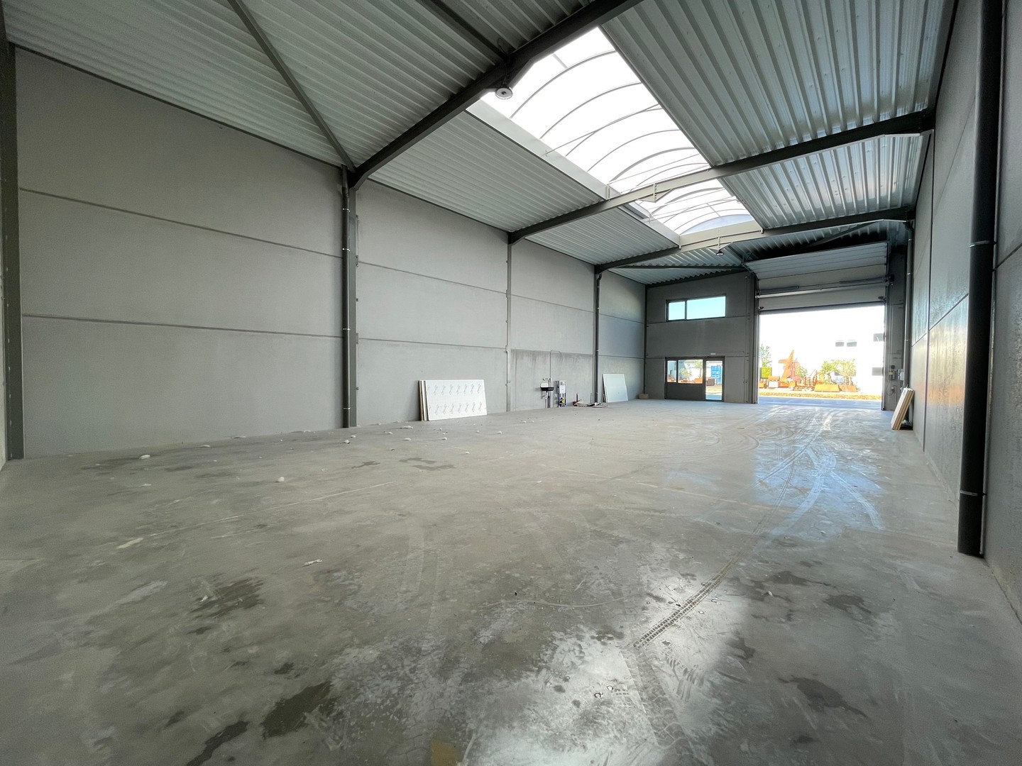 Nieuwbouwloods met een oppervlakte van 264 m² te Wingene. - foto 4