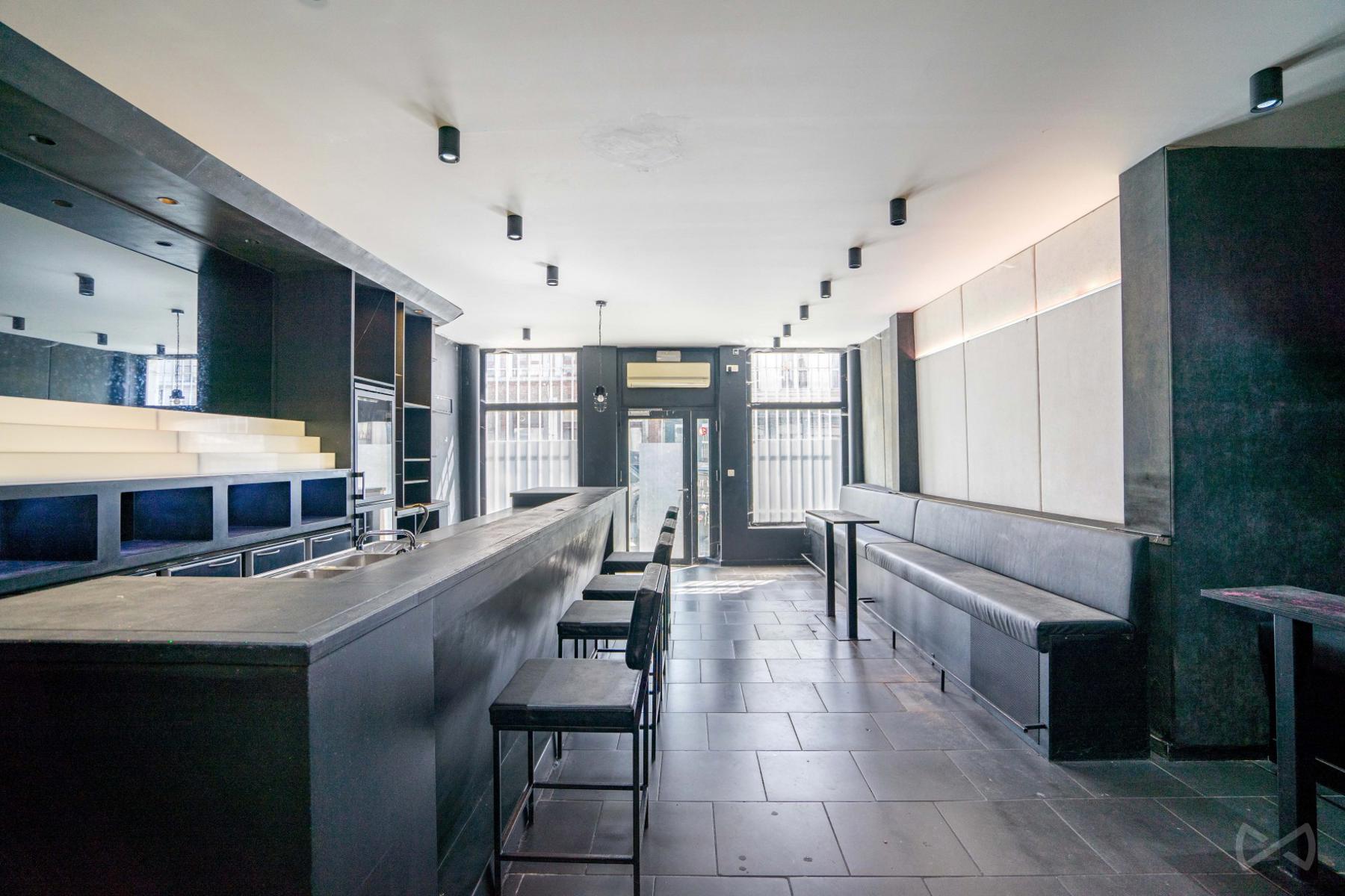 Commercial à louer à Huy - photo 4