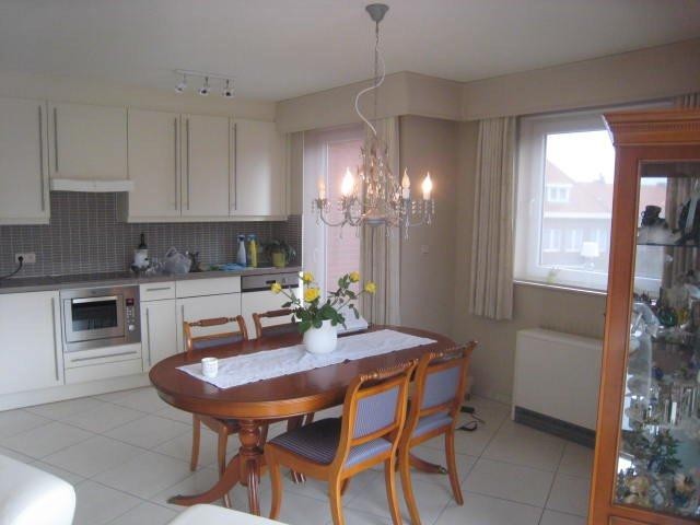 Recent 2 slaapkamerappartement met zitterras. - foto 3