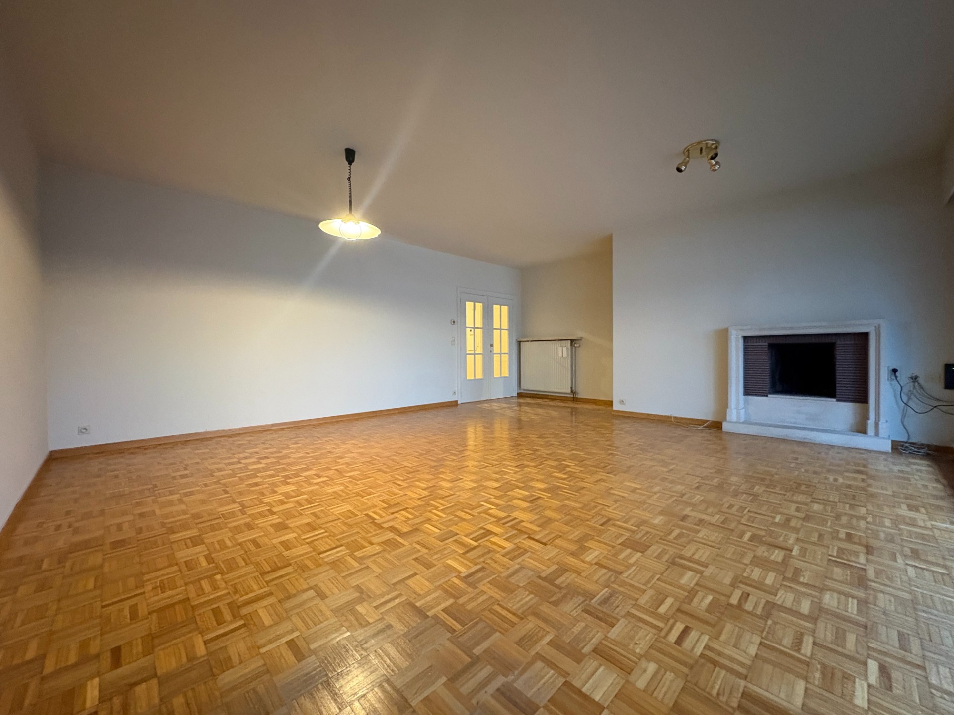 Ruim en lichtrijk 2-slaapkamerappartement in centrum Kortrijk - foto 3