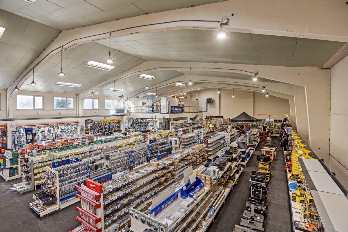 Centraal gelegen bedrijfsgebouw te Veurne - foto 3