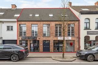 Op een toplocatie qua zichtbaarheid en bereikbaarheid, biedt dit opbrengsteigendom een uitstekende kans voor investeerders die op zoek zijn naar...