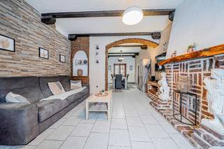 We Invest Liège et Cyril vous proposent à la vente cette agréable maison 2 façades idéalement située à Ans. Elle se compose d’un lumineux...