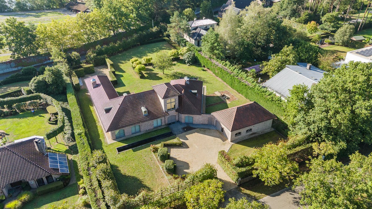 residentieel gelegen villa op 3490 m² te koop in Lichtaart - foto 1