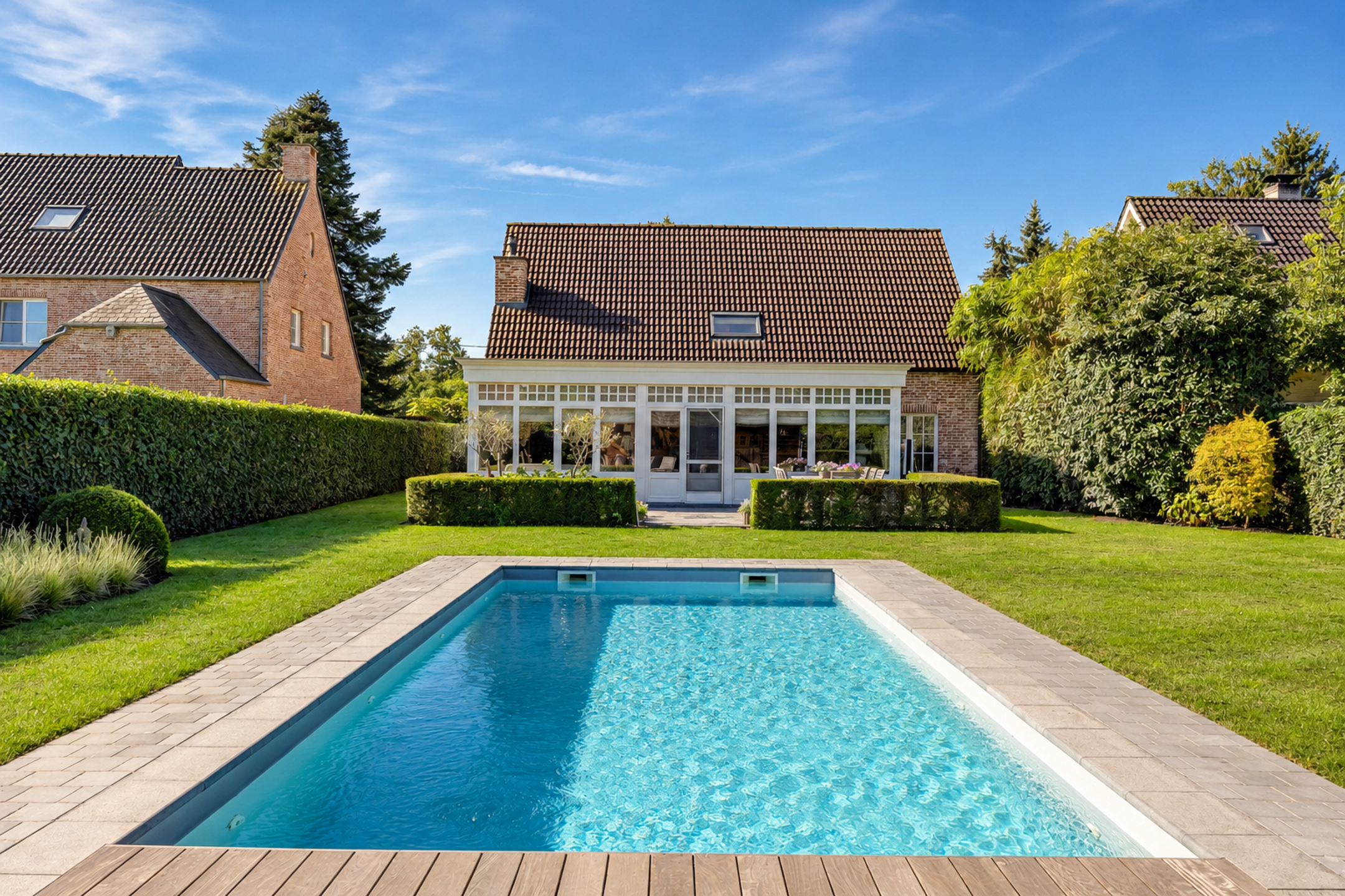 Knappe villa met zwembad, poolhouse, garage, 4 slpk + bureau - foto 1