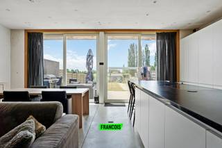 In Poperinge, Roesbrugge bevindt zich deze toffe woning te koop. Deze woning werd grondig gerenoveerd en is bijgevolg instapklaar, op enkele...