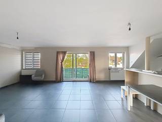 Perfect voor wie centraal en comfortabel wil wonen!<br /><br />✨ <strong>Wat mag je verwachten?</strong><br /><br />🏠 Ruime <strong>leefruimte </strong><strong><span>met</span></strong><strong> open keuken</strong><br />🛏️ <strong>2 Slaapkamers</strong><br />🛁 <strong><span>Badkamer</span></strong><strong> </strong><strong><span>met</span></strong><strong> ligbad + toilet</strong><br />📦 <strong><span>Handige</span> berging</strong><br />☀️<strong> </strong><strong><span>Aangenaam</span></strong><strong> terras</strong><br /><br />🛒🚆 <strong>Winkels &amp; openbaar vervoer</strong> op wandelafstand<br />🔥 <strong>Centrale verwarming op aardgas</strong><br /><br />💶 <strong>Voorschot gemeenschappelijke kosten:</strong> € 15 /maand