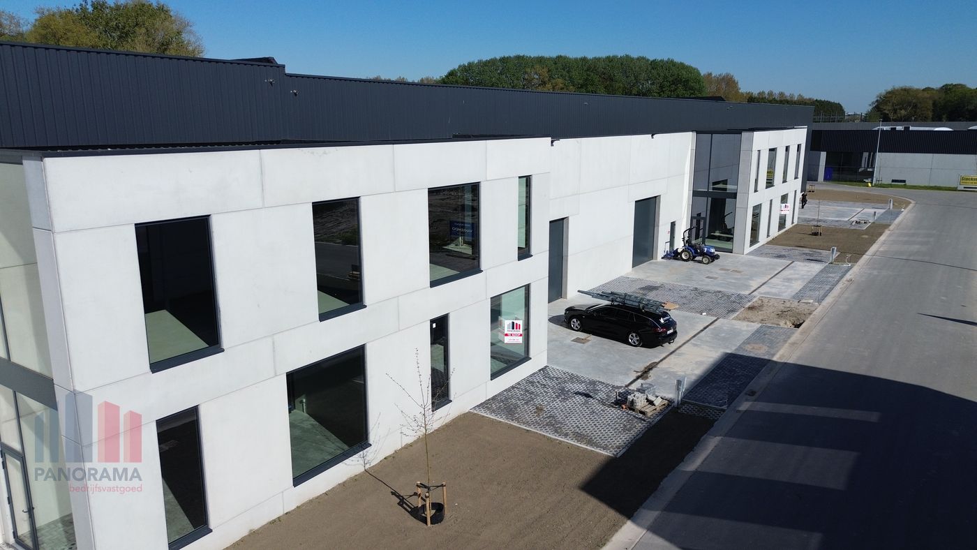 MAGAZIJN VAN 468 m² TE KOOP IN OOSTKAMP - photo 2