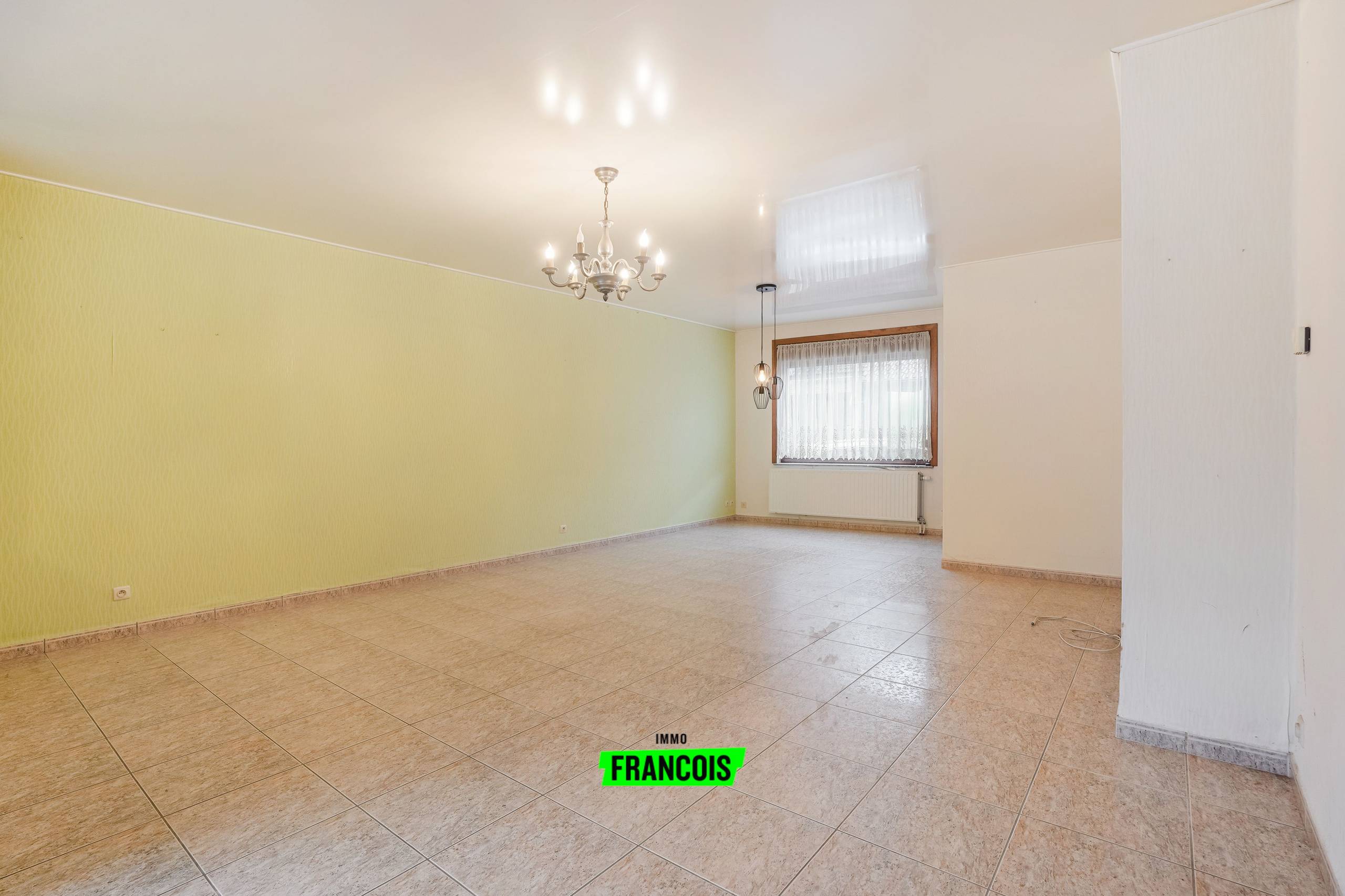 Rijwoning met 3 slaapkamers en garage in het centrum van Poperinge! - foto 4