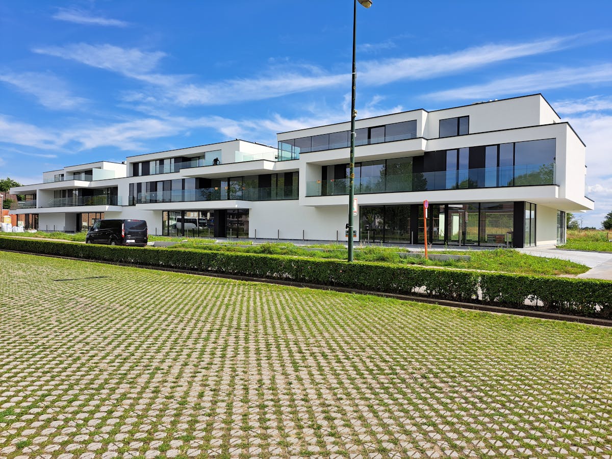 Nieuwbouw commercieel gelijkvloers op Don Bosco in Torhout - foto 3