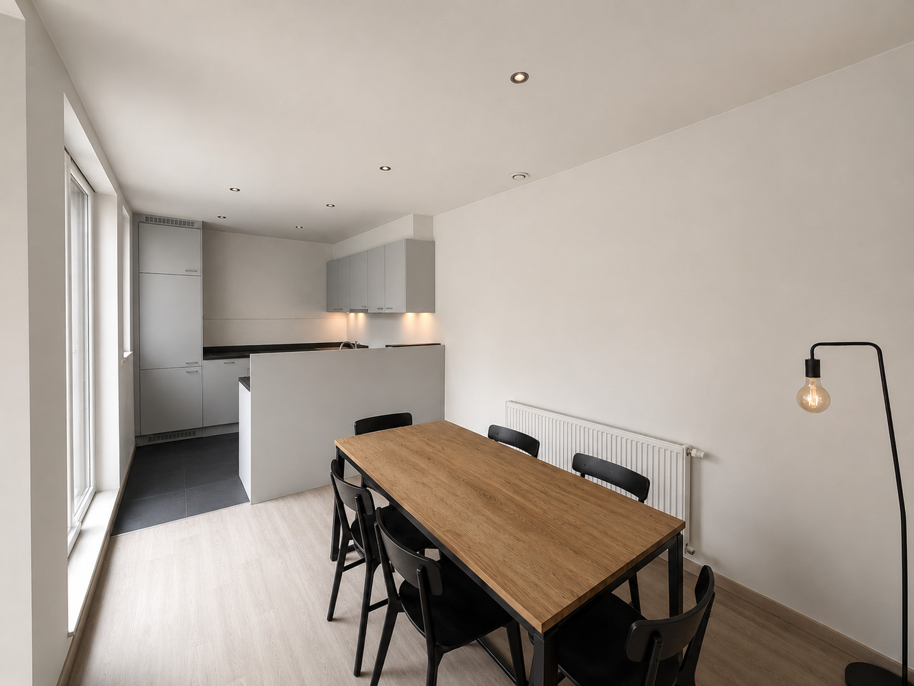 Centraal gelegen appartement met 2 slaapkamers in hartje Antwerpen - foto 4