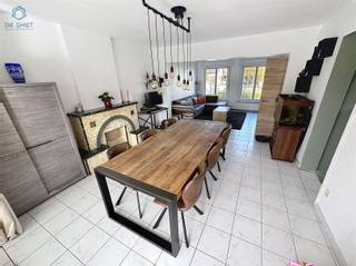 INSTAPKLARE GEZINSWONING MET 3 SLAAPKAMERS, 2 BADKAMERS, TUIN EN GARAGE VLAKBIJ HET CENTRUM VAN GERAARDSBERGENOp zoek naar een ruime en instapklare...