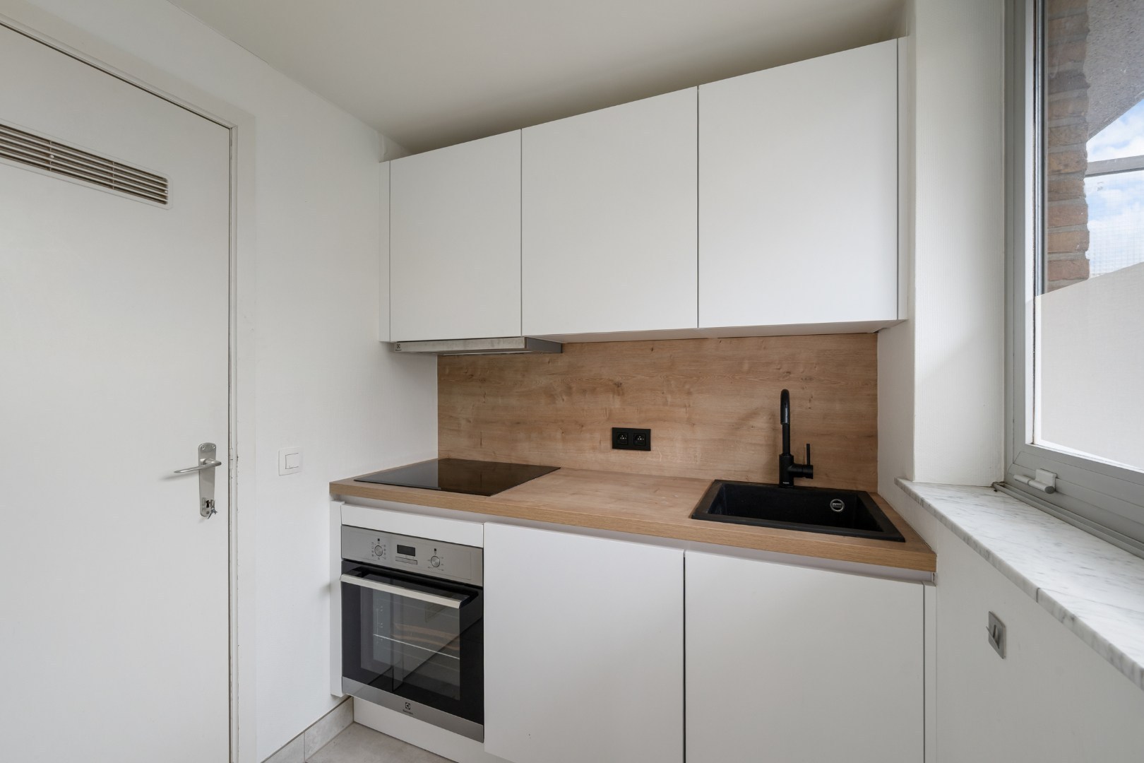 Studio met terras en garage in het centrum van Roeselare - foto 4