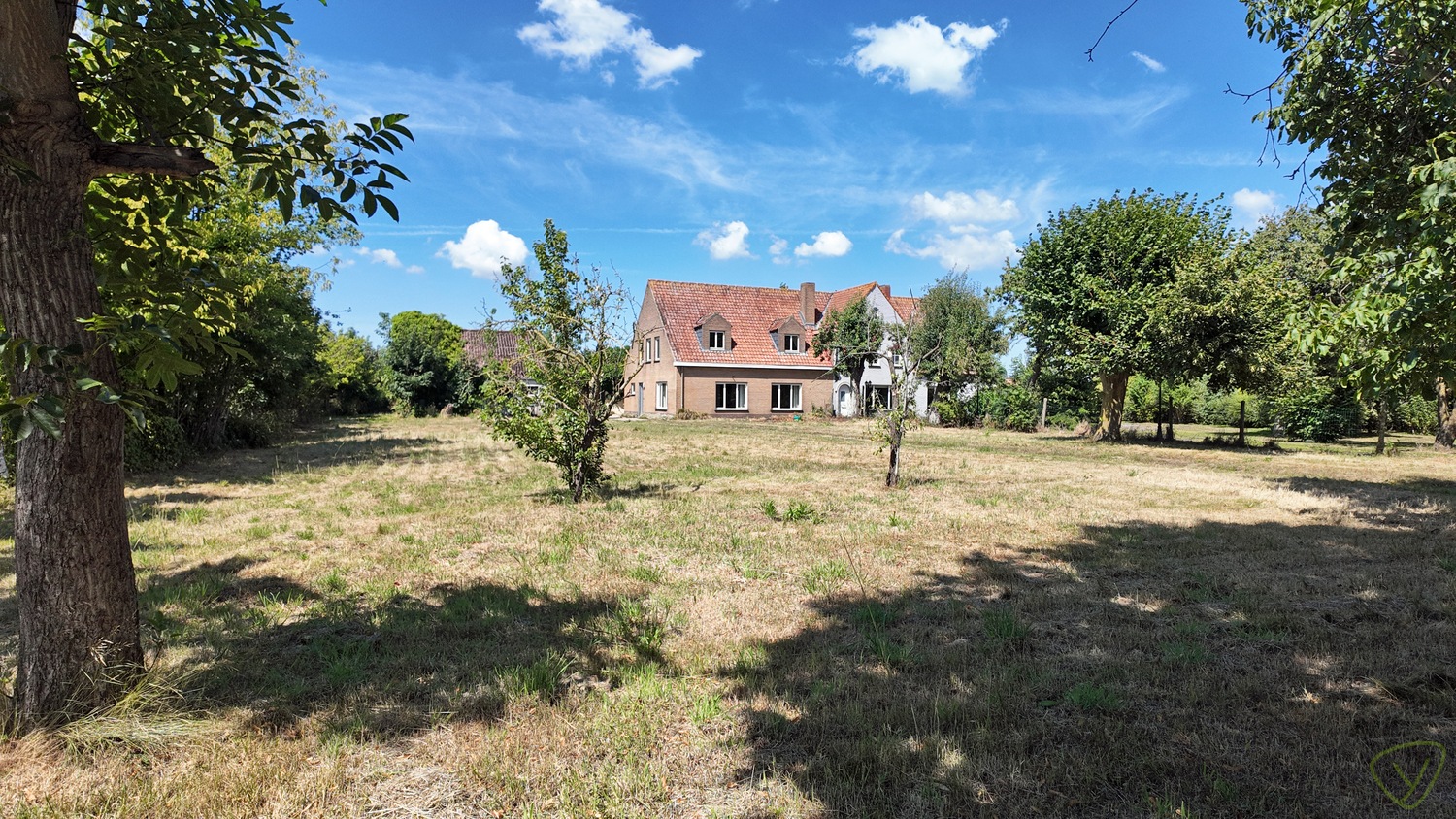 Te renoveren woning met weide op royaal perceel in Eeklo - foto 2