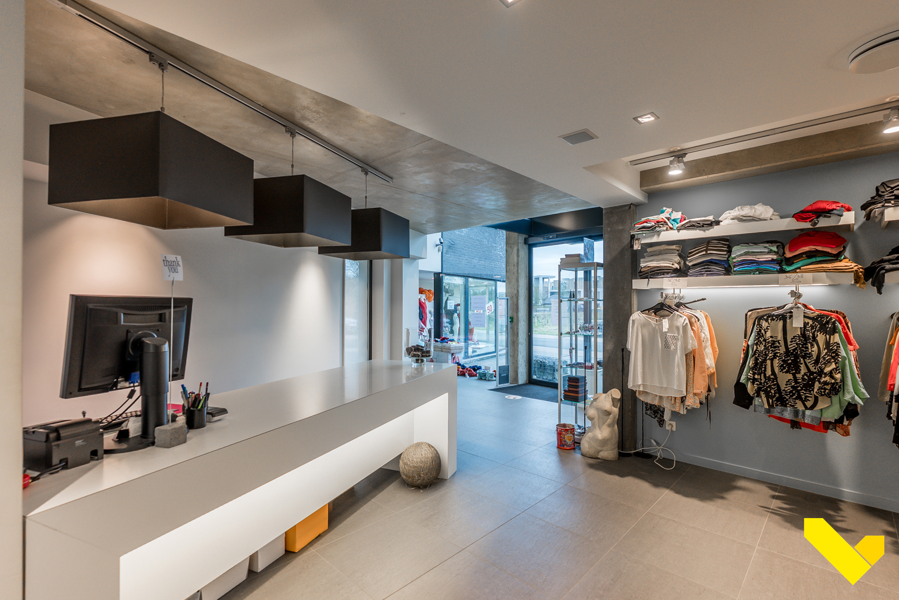 Te Koop: Luxueus handelspand met ruime woning en tuin. - foto 3