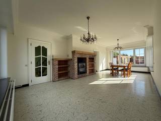 Ruime vrijstaande woning met 4 slaapkamers inpandige garage en met prachtig verzicht over de velden in Turnhout. EPC: 528 kWh/m². Verwarming...